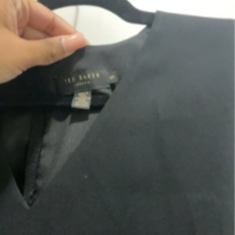 #10 Ted Baker Black Sleeveless V-Neck Top – Size 5 (US 12)